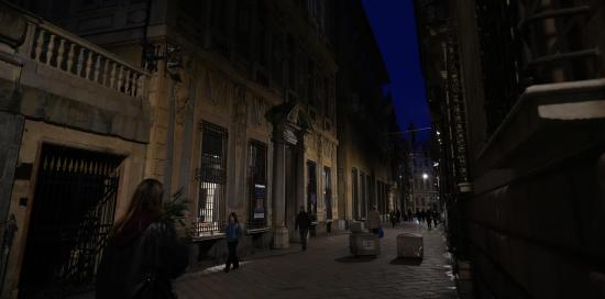 Un'immagine di via Garibaldi con le luci spente