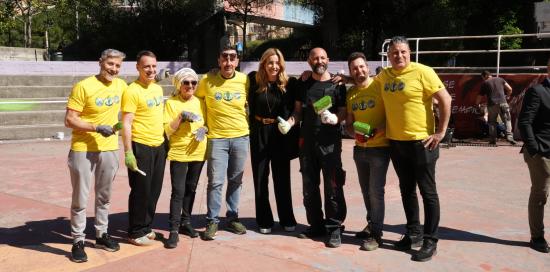 Foto di gruppo ai giardini Gianni Rodari di Sestri Ponente: al centro la sindaca Silvia Salis Foto di gruppo ai giardini Gianni Rodari di Sestri Ponente: al centro la sindaca Silvia Salis