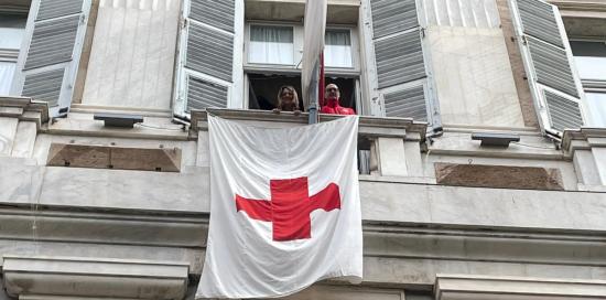 bandiera croce rossa