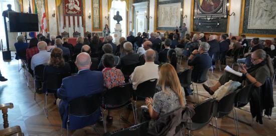 Il Salone di Rappresentanza gremito di spettatori durante la cerimonia di consegna delle targhe
