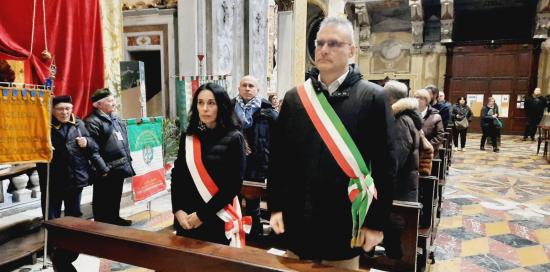 Il facente funzioni sindaco Pietro Piciocchi e la vicepresidente del Municipio I Daniela Marziano in piedi in prima fi 