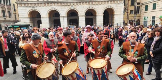 Tamburi e fiati in piazza San Lorenzo