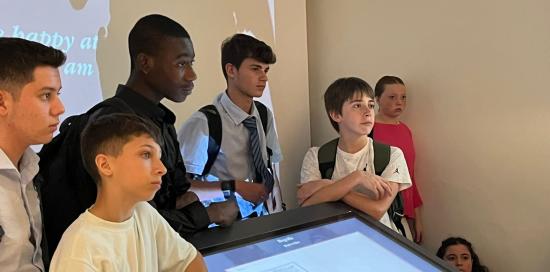 Gli studenti delle scuole Borsi e Cambiaso di Quezzi in visita alle Sale Paganiniane