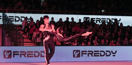 esibizione ginnastica acrobatica, foto Simone Ferraro