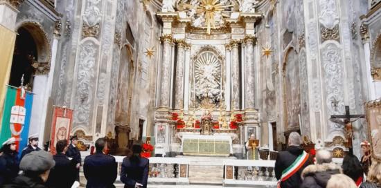 Il maestoso interno della Chiesa di San Filippo Neri - via Lomellini