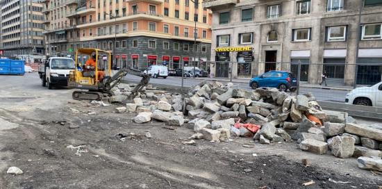 lavori in corso in una aiuola