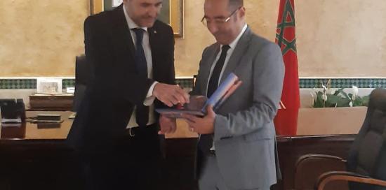 Scambio di doni dell'assessore Maresca con la Municipalità di Tangeri