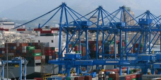 porto con container porto con container
