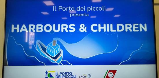 cartellone Harbours and children