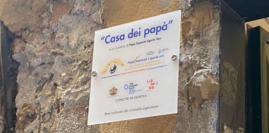 la targa della Casa dei papà