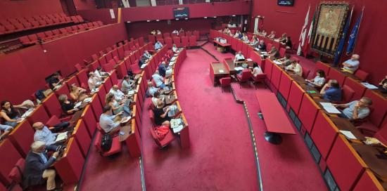 La Sala Rossa di Palazzo Tursi durante la Commissione consiliare odierna