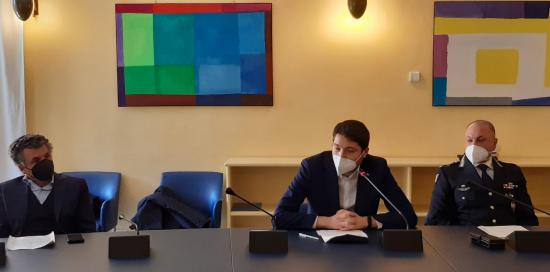 Giorgio Viale interviene in conferenza stampa