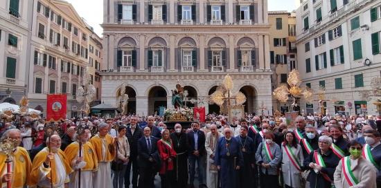 foto di gruppo in piazza san Lorenzo