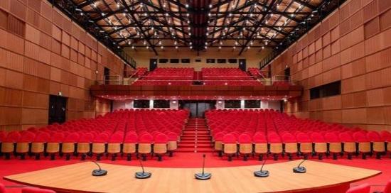 l'interno della sala Maestrale dei Magazzini del cotone