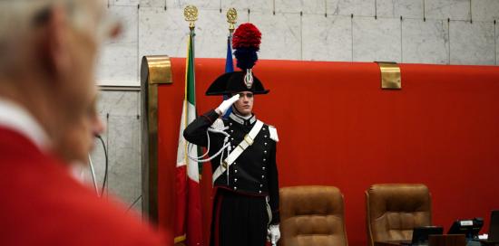 Un carabiniere sull'attenti Un carabiniere sull'attenti