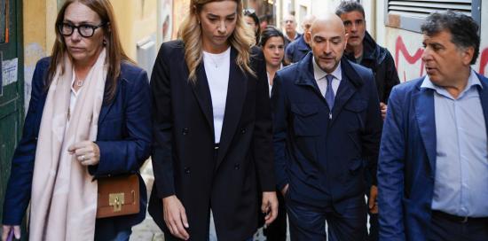 La sindaca Salis accompagnata dall'assessora Beghin, dall'assessore Ferrante e dal comandante Manzo