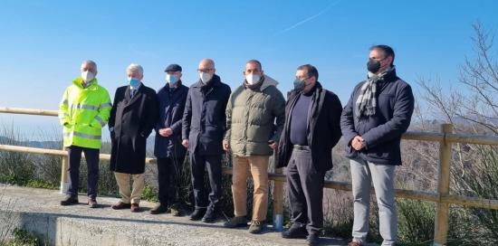 foto di gruppo al Polo di Monte Scarpino