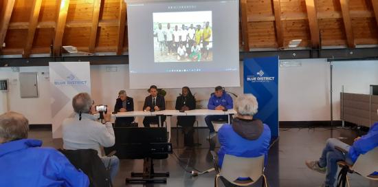 il tavolo dei relatori in conferenza stampa