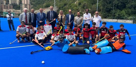 foto di gruppo - presentazione nuovo campo "Giorgio Arnaldi" di hockey su prato