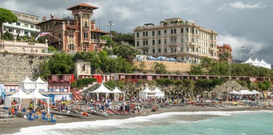 Gli equipaggi sulla spiaggia di San Nazaro