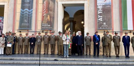 L'intervento della sindaca in piazza De Ferrari, davanti all'ingresso di Palazzo Ducale