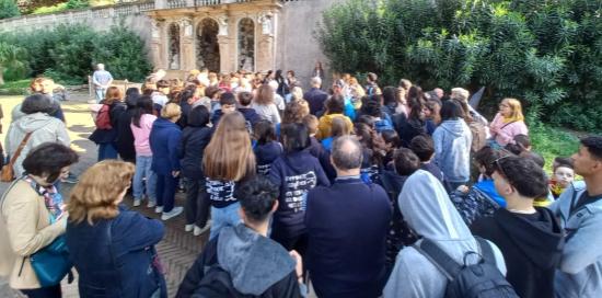 Il ritrovo al parco di Villa Scassi per il percorso con scuole e associazioni del territorio