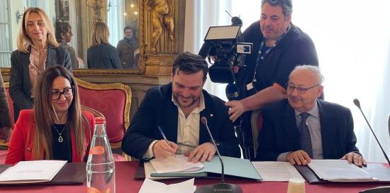 Gambino firma