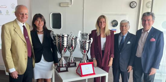 Foto ricordo a margine della presentazione: presenti Enrico Costa, Ferro, Bianchi, Micillo, Beppe Costa