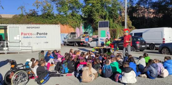 Attività di intrattenimento per bambine e bambini alla Radura della Memoria Attività di intrattenimento per bambine e bambini alla Radura della Memoria