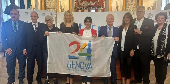 Foto di gruppo istituzionale in chiusura della conferenza stampa / 2