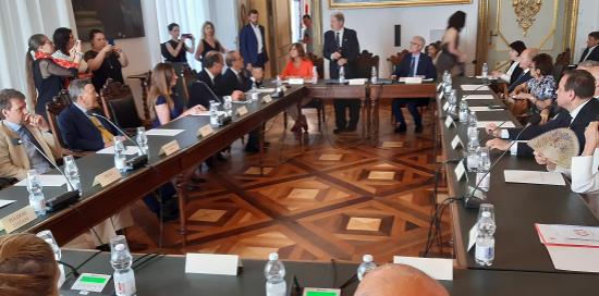 la riunione in sala giunta vecchia