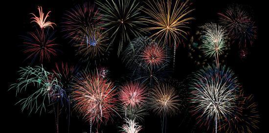 Fuochi d'artificio (foto di repertorio) Fuochi d'artificio (foto di repertorio)