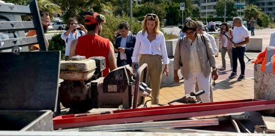 Un momento del sopralluogo: presenti la sindaca Salis e la assessora Pericu Un momento del sopralluogo: presenti la sindaca Salis e la assessora Pericu