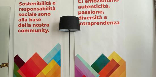 manifesti hub in