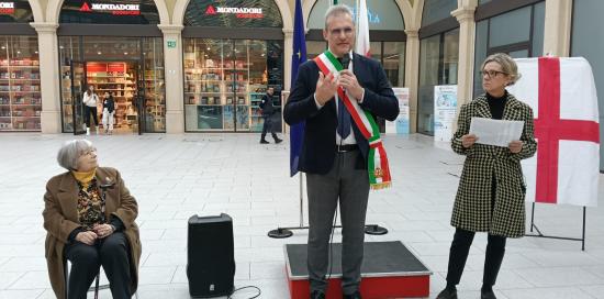 Il facente funzioni sindaco Pietro Piciocchi a margine dell'inaugurazione della mostra "Di fatto, Madri Costituenti"