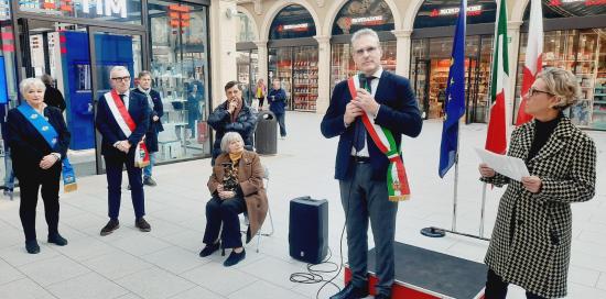 Il facente funzioni sindaco Pietro Piciocchi a margine dell'inaugurazione della mostra "Di fatto, Madri Costituenti"