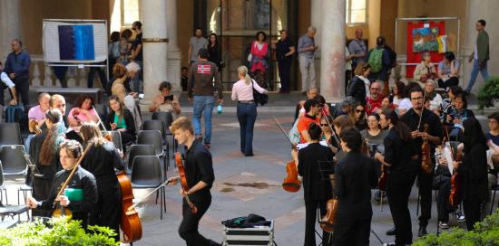 orchestrali nel cortile di Tursi