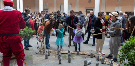 Giochi e spettacoli per bambini nell'atrio di Palazzo Tursi
