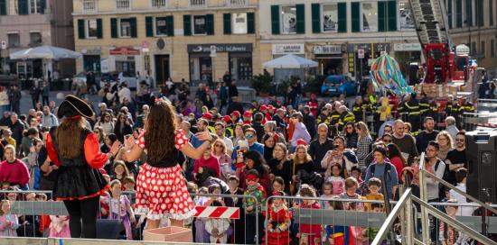 Tutti in una fiaba, lo spettacolo in piazza Matteotti