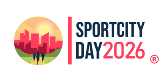 Locandina SportCity Day: silhouette di tre persone che corrono in un vialetto contornato dal prato: sullo sfondo dei grattacieli