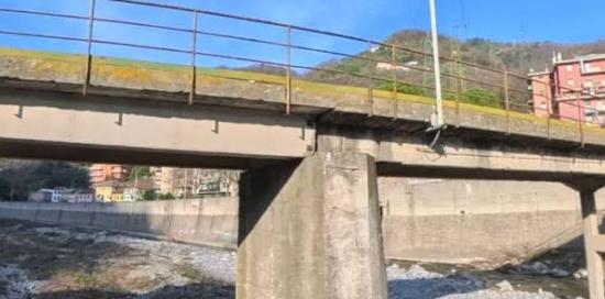 Il ponte pedonale "Castello" a Struppa