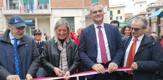 inaugurazione taglio nastro