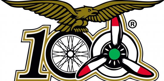 Il logo della manifestazione che mette insieme i 100 anni delle moto Guzzi, i 100 anni dell’Aeronautica unite sotto le ali dell’Aquila che Giorgio Parodi ha sempre indossato