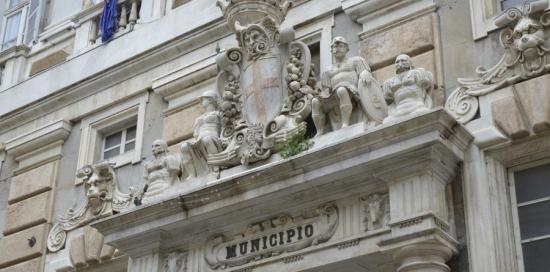 Frontone di Palazzo Tursi