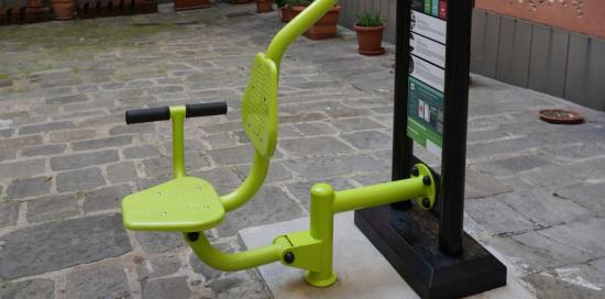 Nuovo attrezzo ginnico in piazza Tenedo