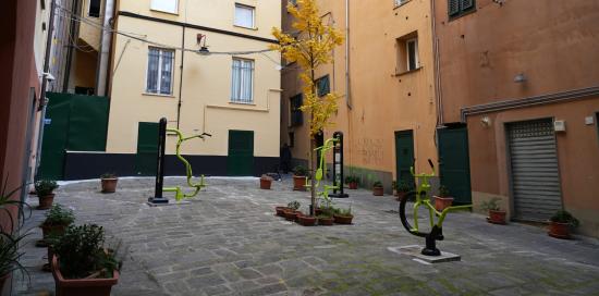 Veduta a tutto tondo di piazza Tenedo
