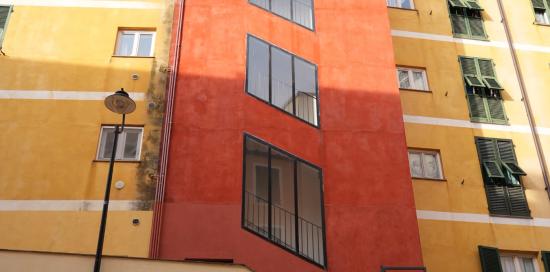 Veduta dei palazzi che si affacciano su piazza delle Marinelle