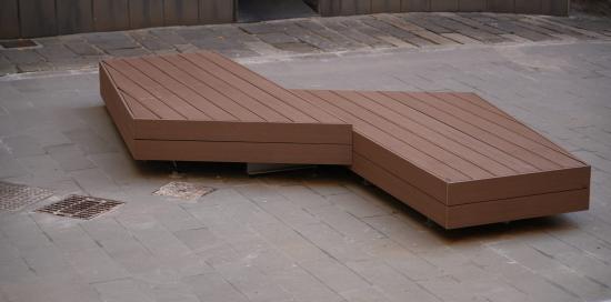 Nuove sedute in piazza delle Marinelle