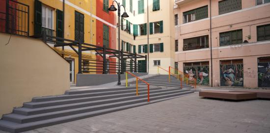 Veduta completa di piazza delle Marinelle