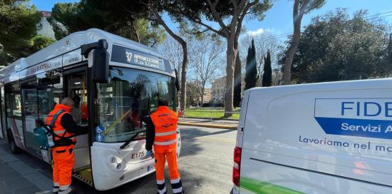 L'attività di pulizia sul bus